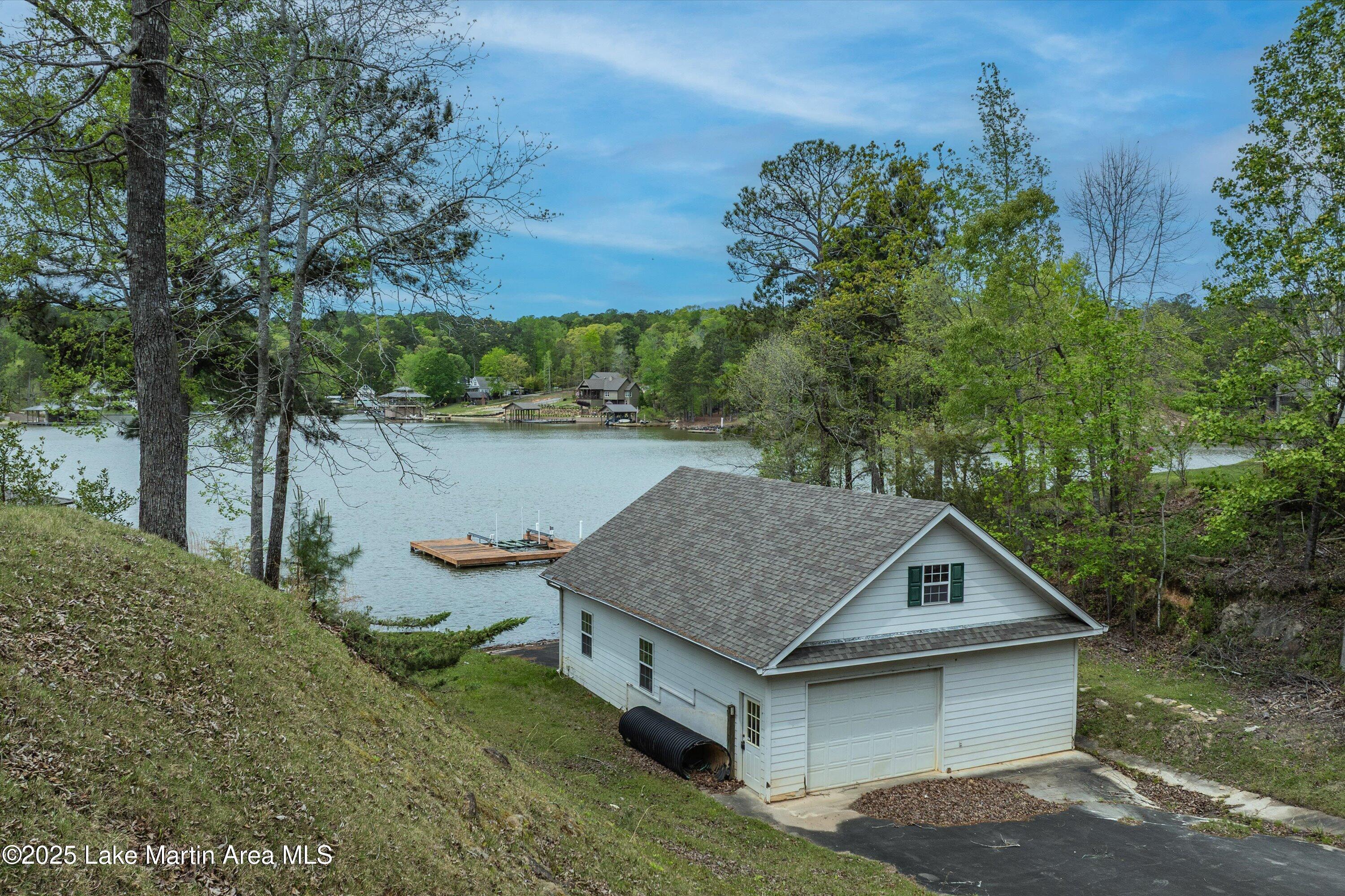 Image 4: Boathouse