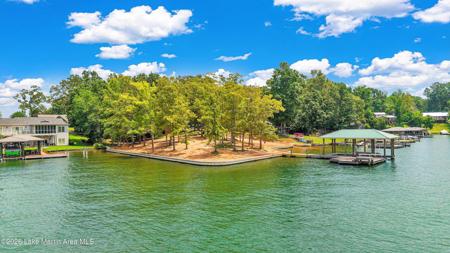 141 N Holiday Dr