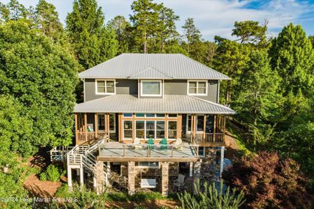 105 Lakeside Rd