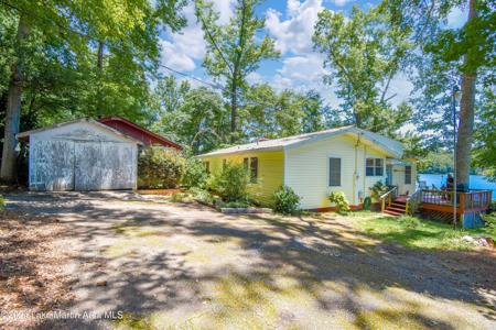 962 Point Cloxson Cir