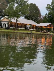 1122 Lakeshore