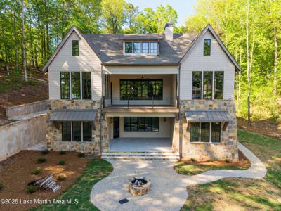 25 Larkspur Ln
