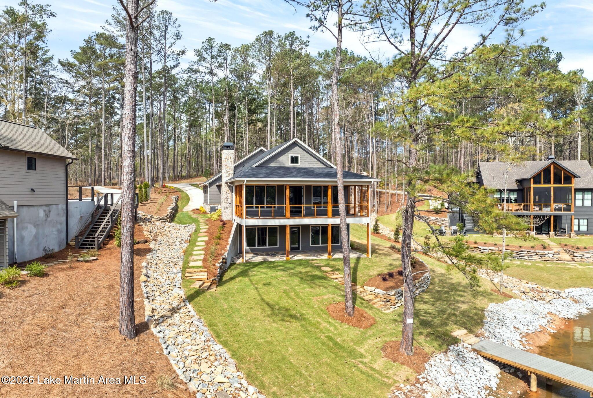 Image 3: 3-web-or-mls-04 - Aerial Rear