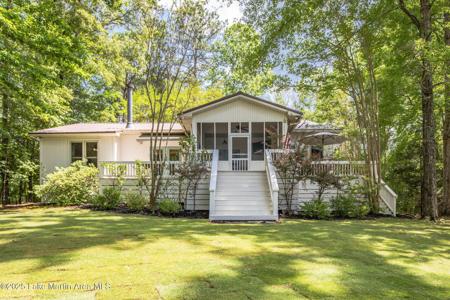 1501 Moonbranch Dr
