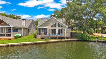 42 Shoreline Crt