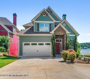 120 MacKenzie Way