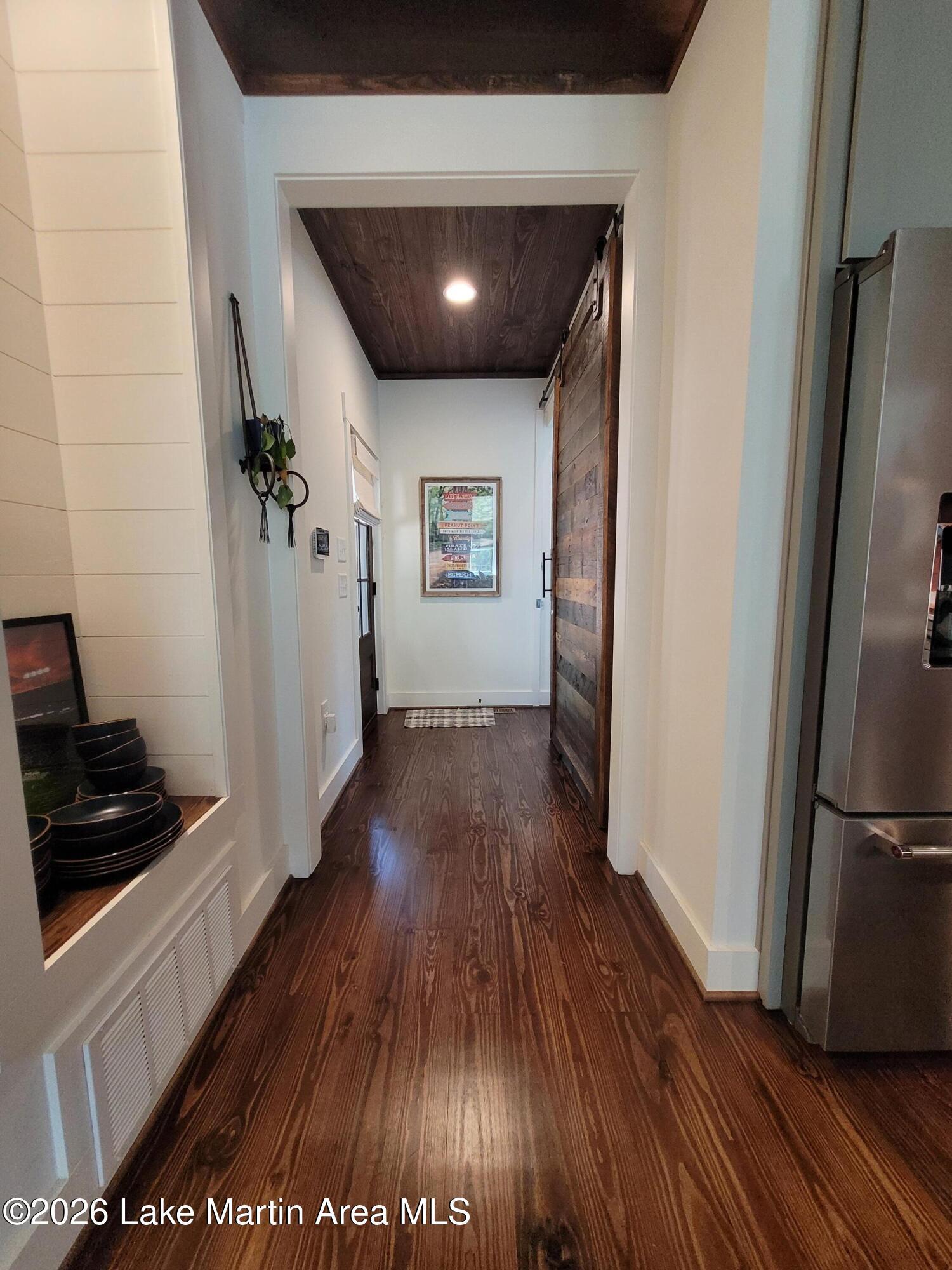 Image 3: Entry
