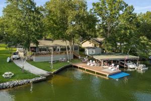 1115 Lakeshore Dr