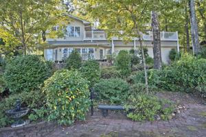 34 North Cardinal Heights