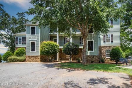 110 Village Loop Unit A103