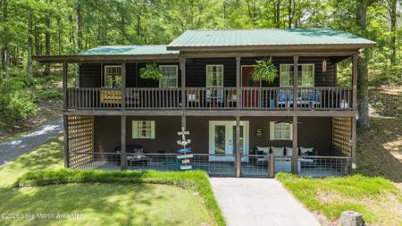 523 Farm Loop Rd