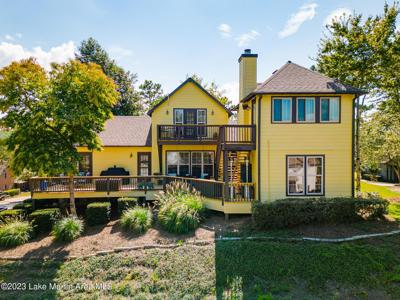 36 Village Crt