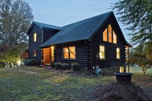 211 Farm Loop