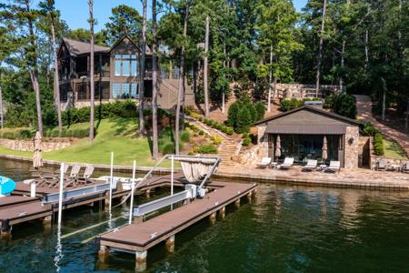 1137 North Ridge