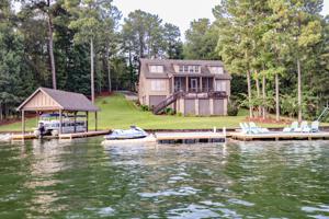 221 Pearly Dr