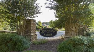 48/2501 Stoneview Summit Crt