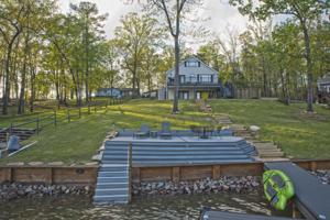 801 Holiday Dr