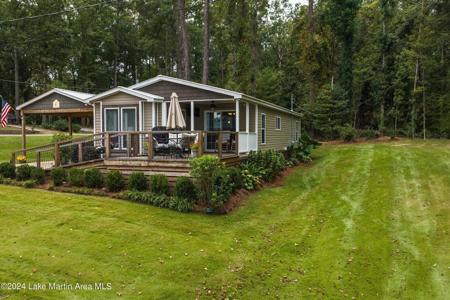 135 Beach Dr