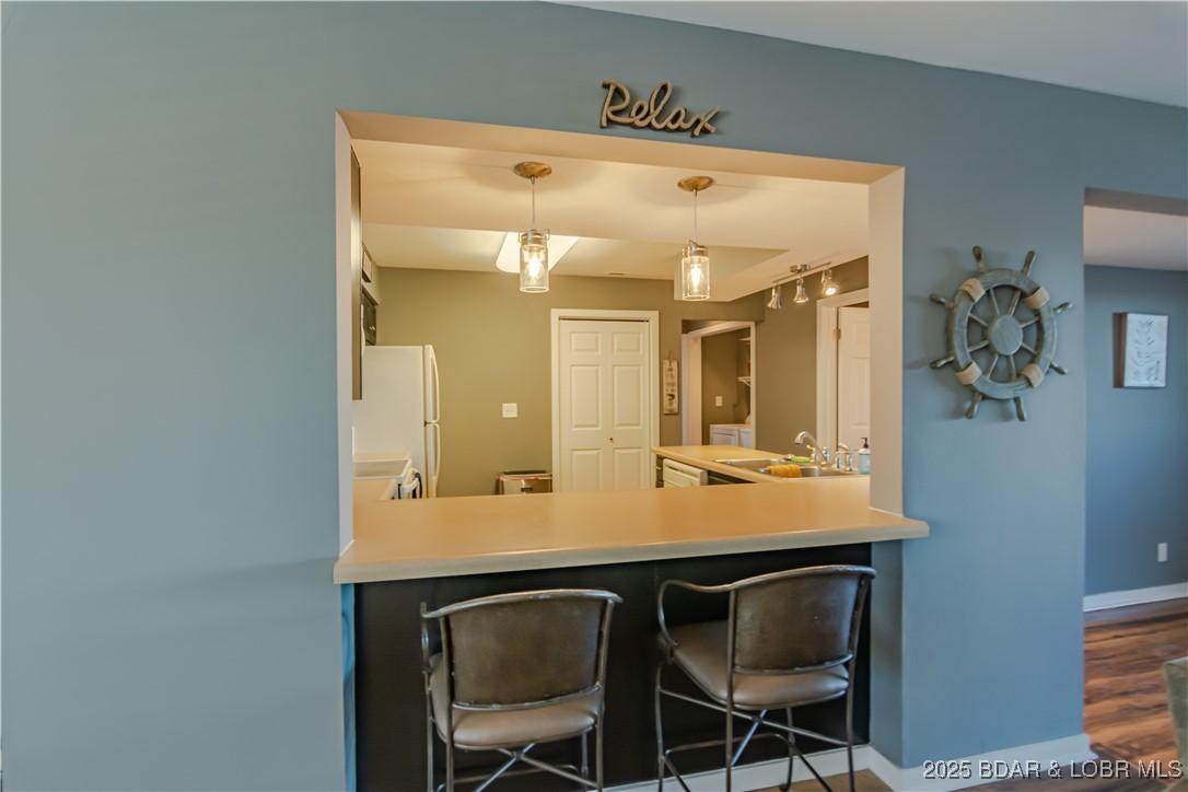 Image 3: Breakfast Bar