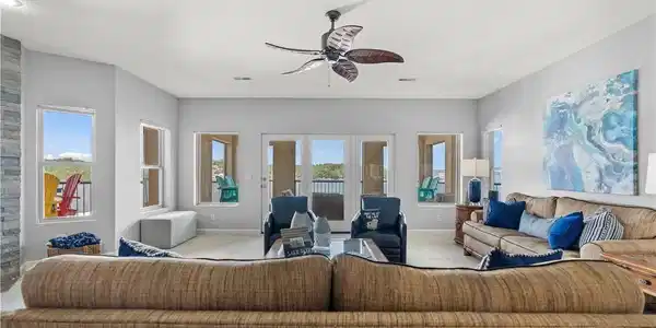 Image 2: Living Room