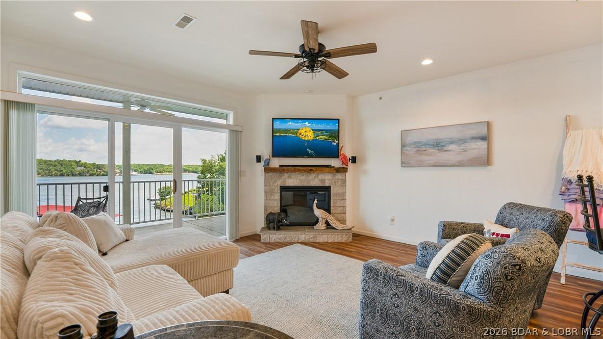 Image 2: Welcome to unit 413 at Stoneledge Condominiums!