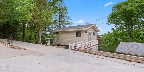 126 Hickory Road