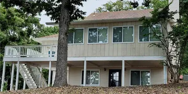 1232 Summit Circle