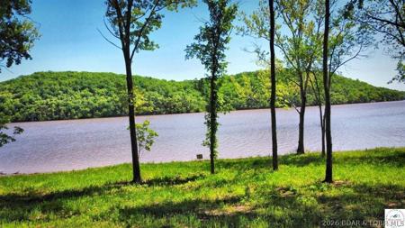 27 +/-ac Hayden Drive