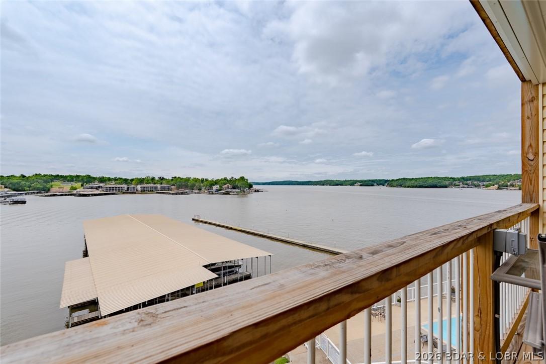 Image 4: Water views for miles!