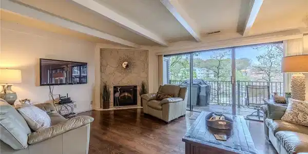 42 Tennis Lane 2B