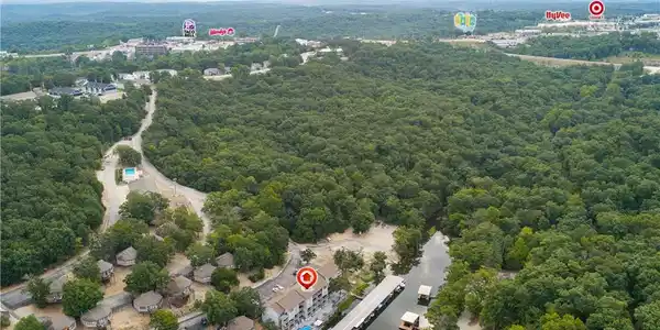 Image 2: Location map highlighting the unit&rsquo;s proximity to