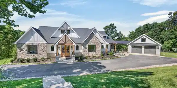 903 Dogwood Road