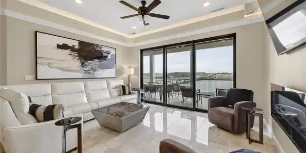 1045 Topsider Lane