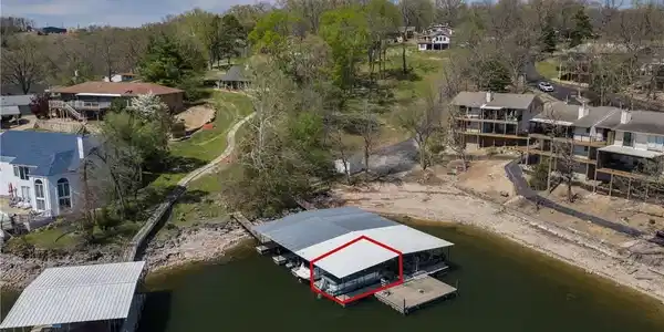 Image 3: You have a 10x26 slip in the community dock.