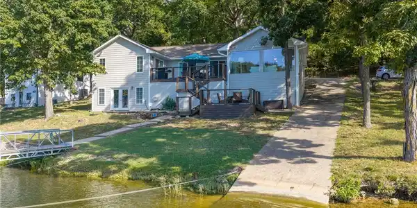 284 Commanche Drive