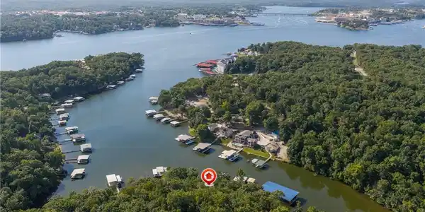 Image 3: Protected cove living with convenient access to th