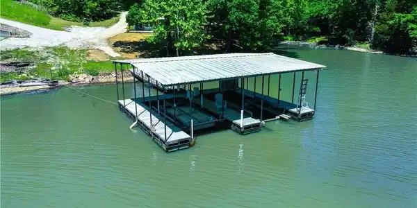 Image 3: View of 2 well boat dock.