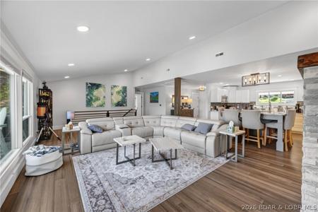2437 Mowhawk Lane