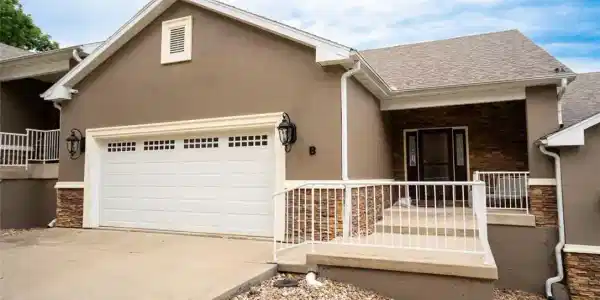 305 Thornsberry Road