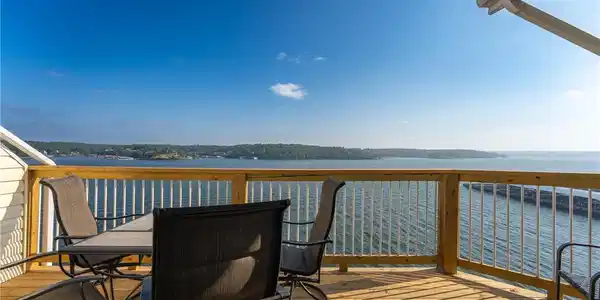 Image 2: No docks to impede the view of the main channel