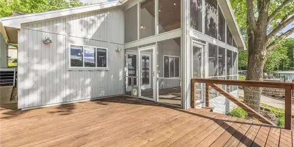 25 Redwood Court