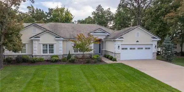 38 Bello Point Lane