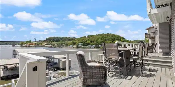 Image 4: Great Decks to enjoy all this beauty.