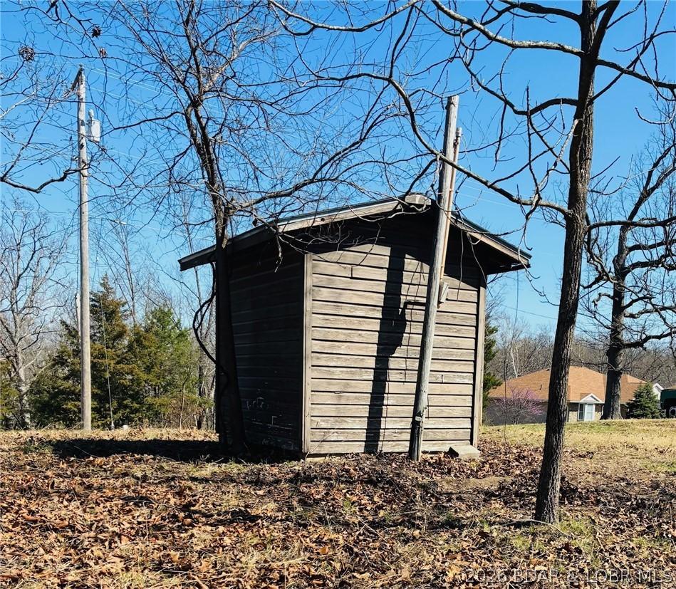 Image 4: Well House on property
