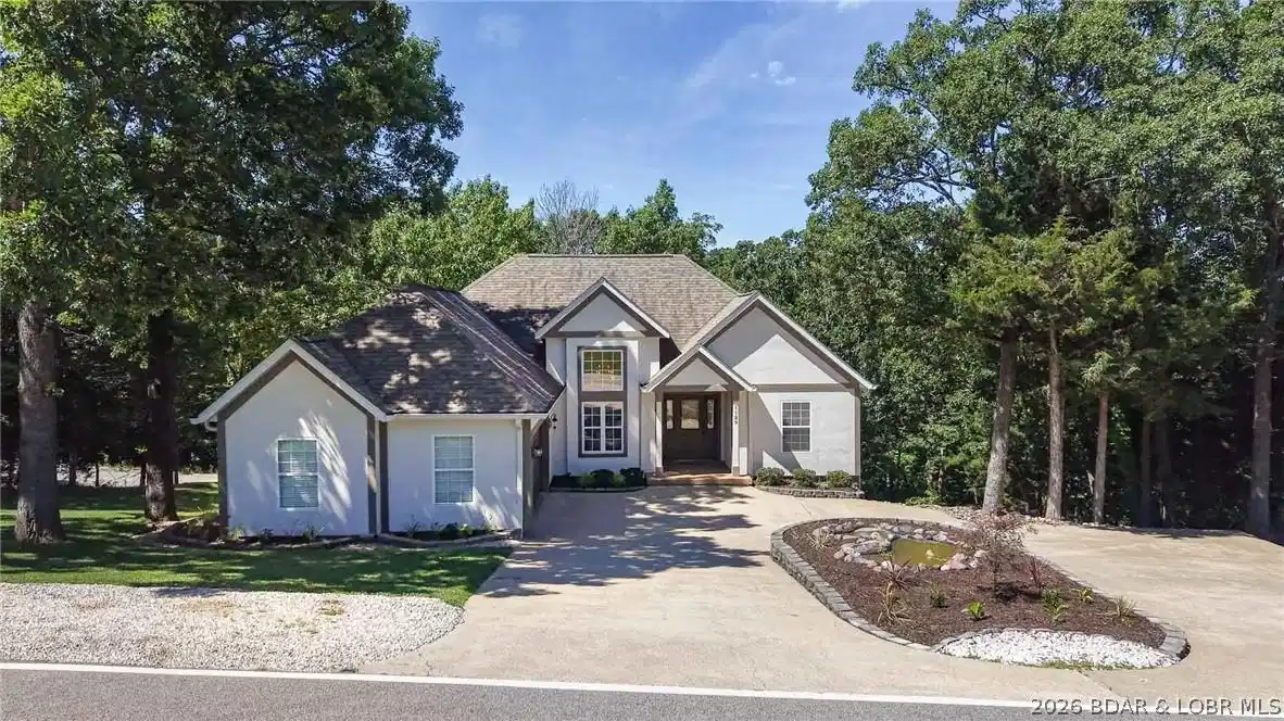 Image 1: Welcome to 1129 Explorer Ct! Circle drive and extr
