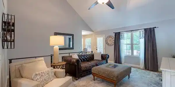 Image 4: Main level living area w/new flooring, paint, ligh