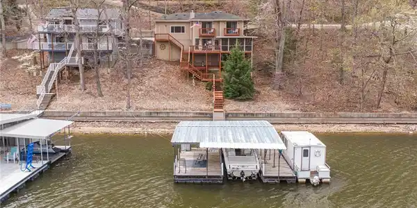 2825 Great Lake View Drive