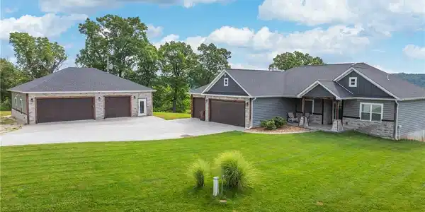 2594 Wagon Trail Rd