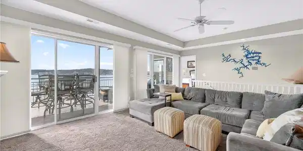 310 W. Palisades Drive