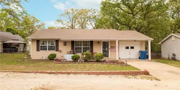 1497 Cherokee Road W